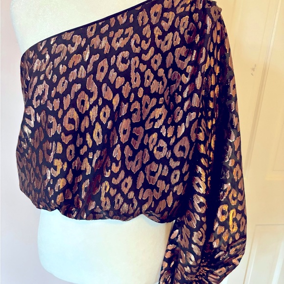 NWT! Do+Be off-shoulder metallic cheetah print blouse, size medium. - Picture 4 of 5